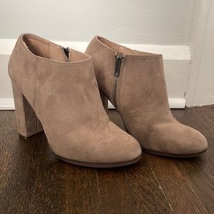 Chunky Heel Ankle Booties - Tan Suede